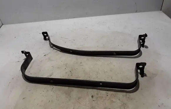 Volvo S60 Fuel tank mounting bracket 31380339