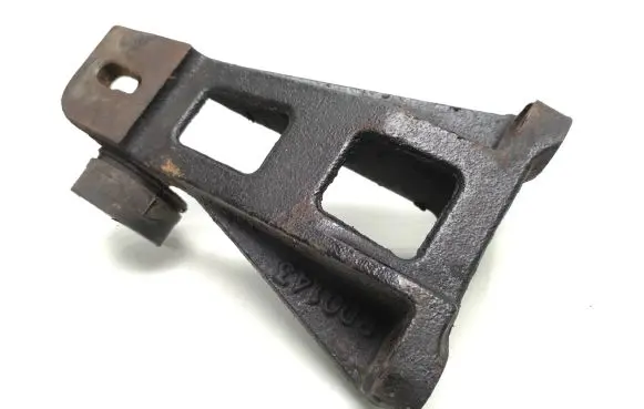 Suzuki Grand Vitara II Engine mounting bracket 16693