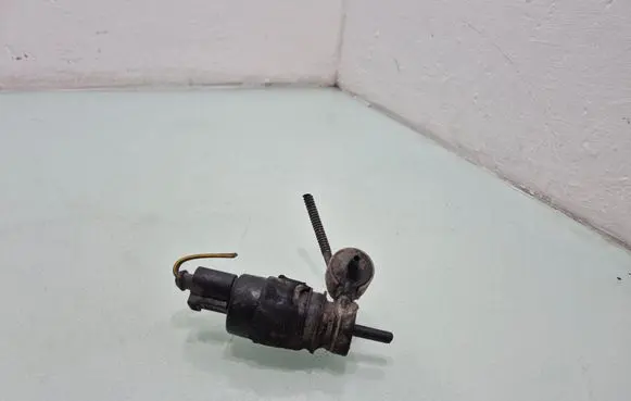 Audi A6 S6 C6 4F Windscreen/windshield washer pump 1T0955351A