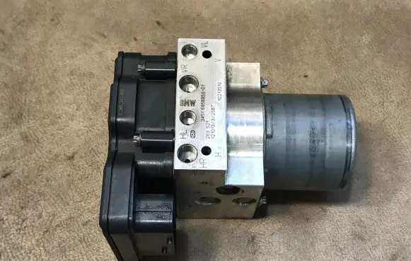 BMW 7 F01 F02 F03 F04 ABS Pump 6853403