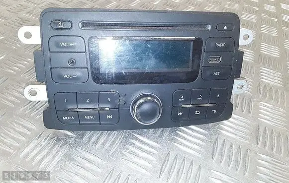 Dacia Duster Radio/CD/DVD/GPS head unit 281155216R