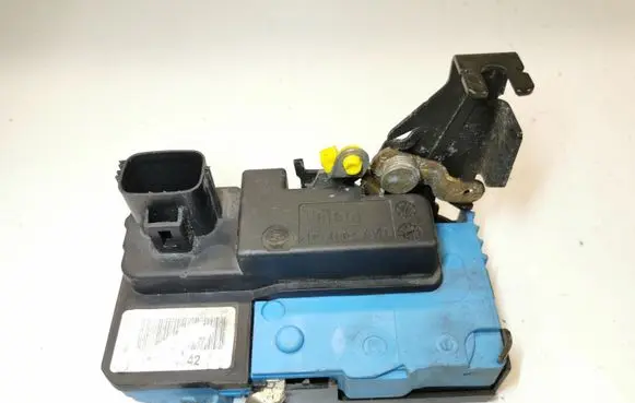 Volvo XC70 Front door lock