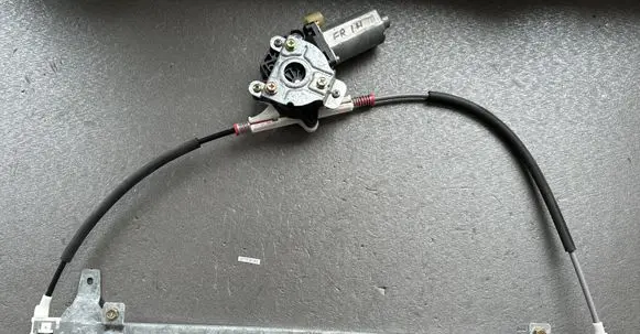 Nissan Terrano Front door window regulator with motor 807012X005