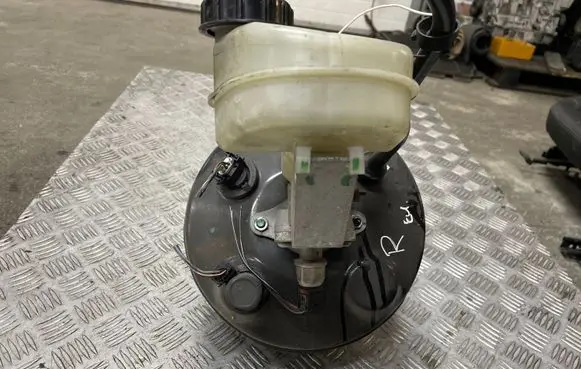 Mercedes-Benz R W251 Brake booster A2514301330