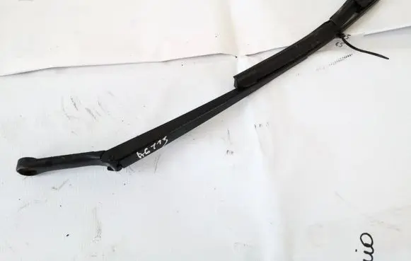 Mitsubishi Colt Front wiper blade arm