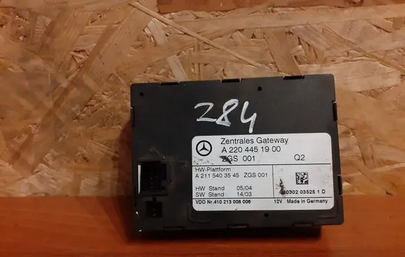 Mercedes-Benz S W220 Gateway control module A2204451900