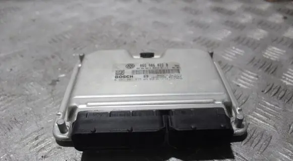 Volkswagen Touran I Engine control unit/module 06G906022B