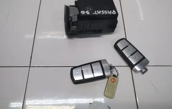 Volkswagen PASSAT B6 Ignition lock 3C0905843