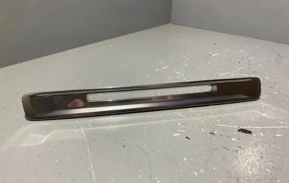 Volvo XC60 Radio/GPS head unit trim 30755359