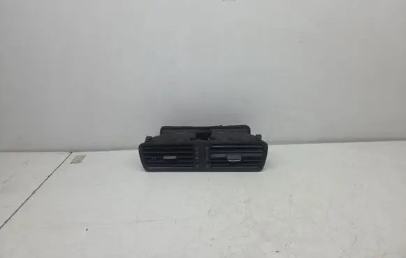 Volkswagen PASSAT B6 Dash center air vent grill 3C2819728D