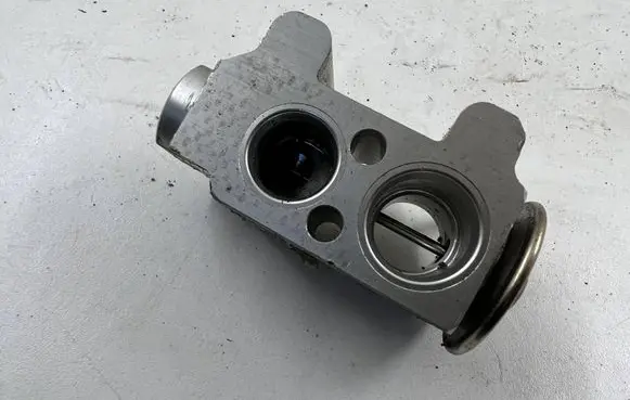 BMW X3 F25 Air conditioning (A/C) expansion valve 9226078