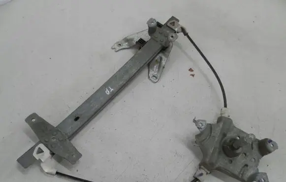 Nissan Primera Rear door manual window regulator 