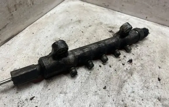 Volkswagen Golf VII Fuel main line pipe 612112G05