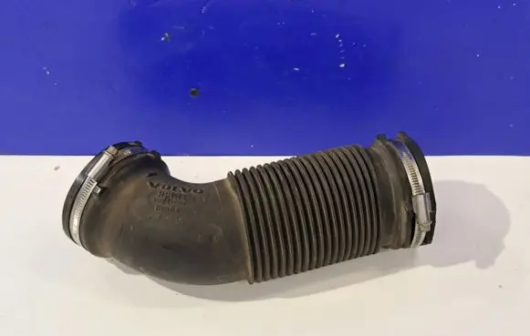 Air intake hose/pipe