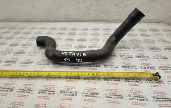 Skoda Octavia Mk2 (1Z) Engine coolant pipe/hose 