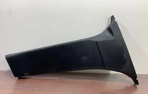 Subaru Forester SK (B) pillar trim (bottom)
