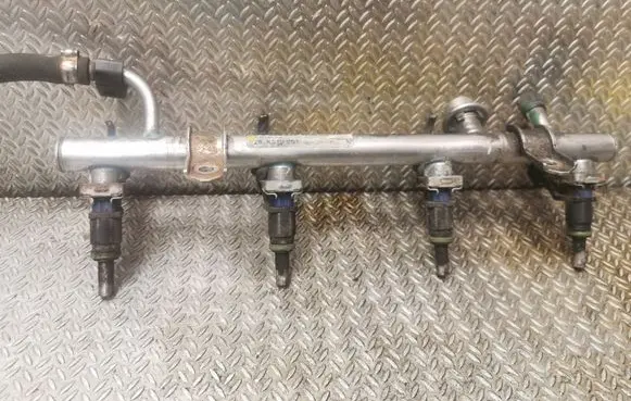 Mercedes-Benz B W245 Fuel main line pipe 2660700595 2600701795