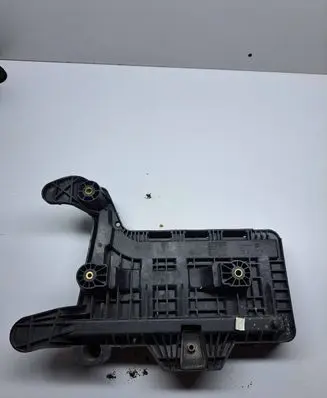 Volkswagen Touran I Battery tray 1K0915333B