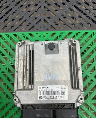 BMW 7 F01 F02 F03 F04 Engine control unit/module 8572439 0281019426