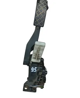 Skoda Octavia Mk1 (1U) Accelerator throttle pedal 1J1721503H