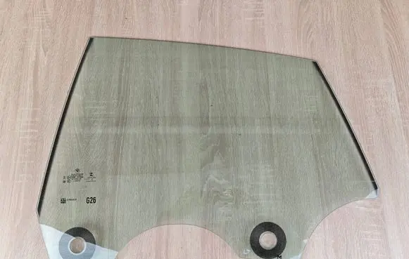 BMW 4 G22 G23 G24 G26 Rear door window glass 7955235