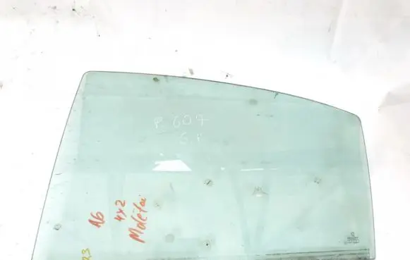 Rear door window glass
