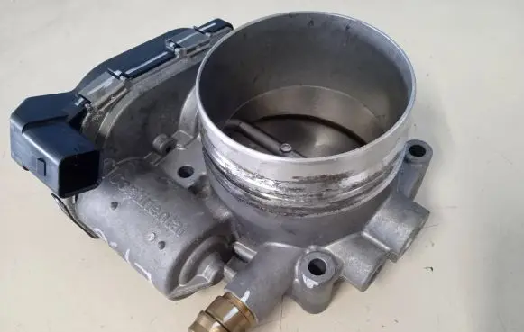 BMW 5 F10 F11 Throttle valve 7597871