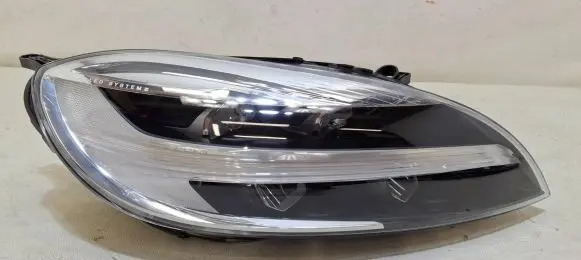 Volvo V40 Headlight/headlamp 32228484