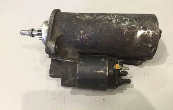 Volkswagen Golf III Starter motor 068911023T 0001110076 0001110077