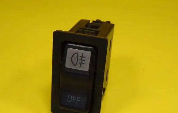 Fog light switch