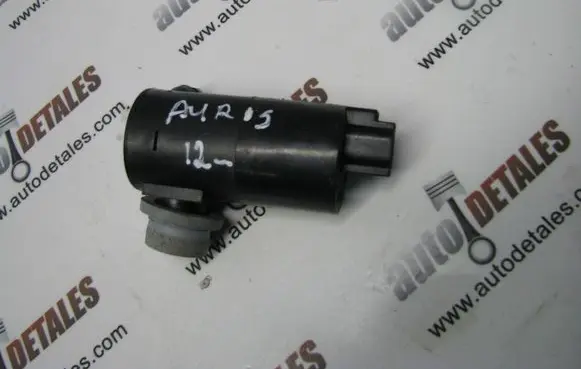 Toyota Auris 150 Windscreen/windshield washer pump 111212A