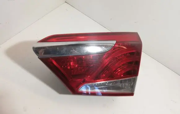 Hyundai i40 Tailgate rear/tail lights 924043Z000