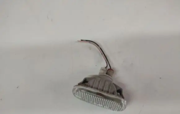 Nissan Micra Front fender indicator light