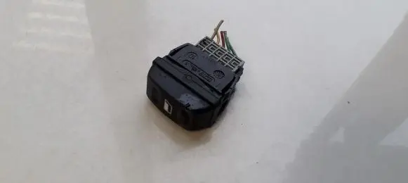 Citroen Xsara Picasso Electric window control switch 22681
