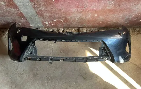 Toyota Auris E180 Front bumper 5211902A20