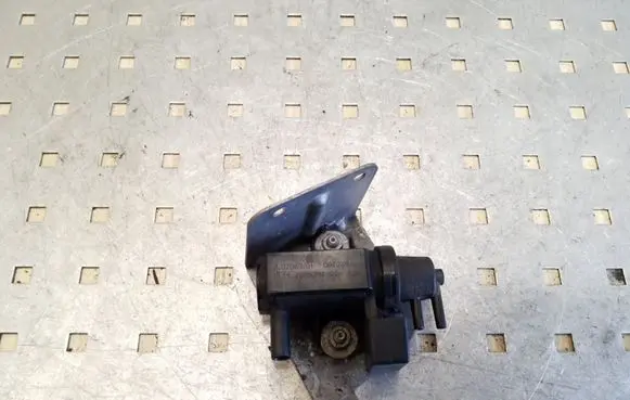 BMW 5 E60 E61 Turbo solenoid valve 70206301 11747805391