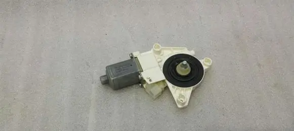 Mercedes-Benz GLS X166 Front door window regulator motor A1669060201
