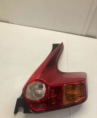 Nissan Juke I F15 Rear/tail lights