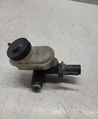 Mazda 626 Brake fluid reservoir 