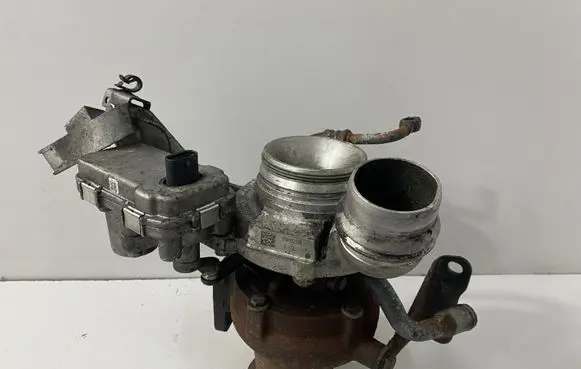 BMW 3 F30 F35 F31 Turbo 8518204