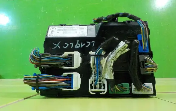 Ford Transit Courier Central body control module DN1T15K600JH XP228