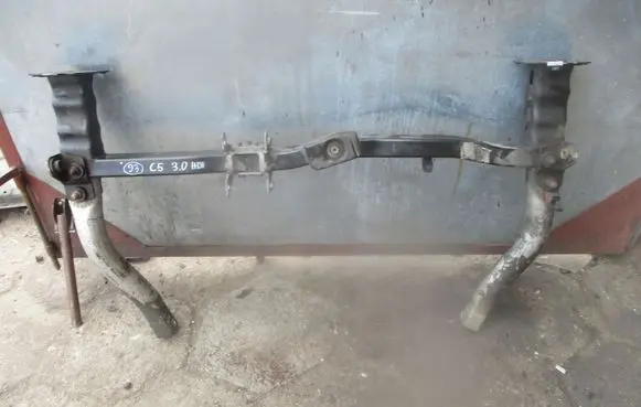 Citroen C5 Front subframe