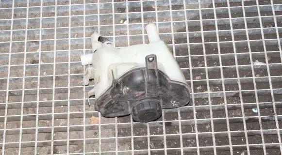 Mercedes-Benz SLK R171 Coolant expansion tank/reservoir A1715000049