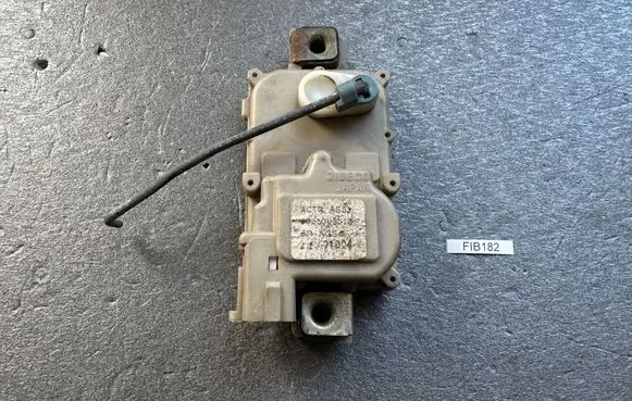 Nissan Patrol Y60 Loading door lock 8055310V00