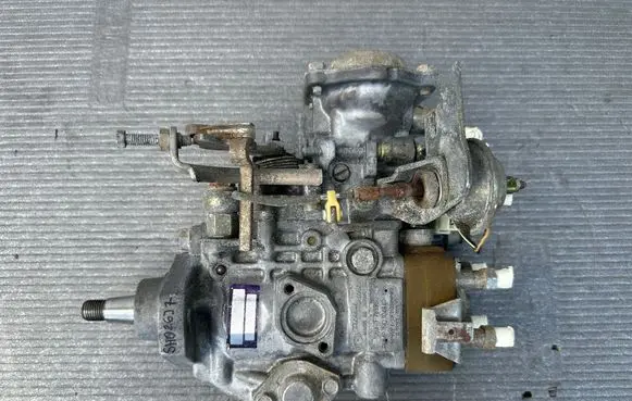 Mitsubishi Pajero Fuel injection high pressure pump MD155261
