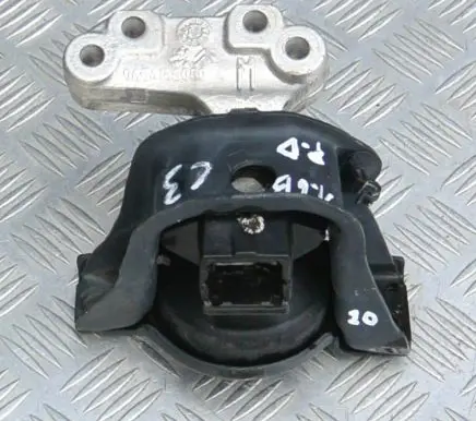 Citroen C3 Engine mount bracket