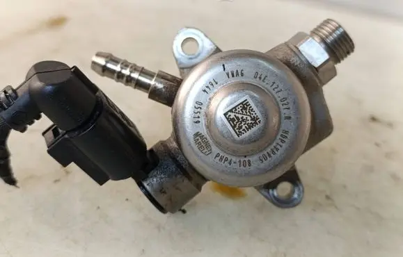 Volkswagen T-Cross Mechanical fuel pump 04E127027N