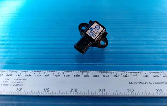 Mercedes-Benz Vito Viano W639 Air pressure sensor A0041533128