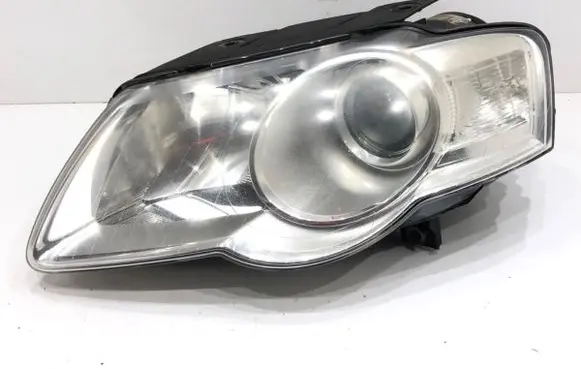Volkswagen PASSAT B6 Headlight/headlamp 89316390