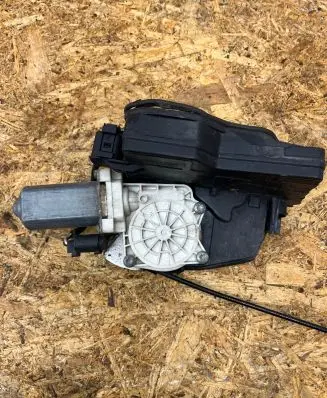 BMW 7 E65 E66 Front door soft close latching motor 41013061